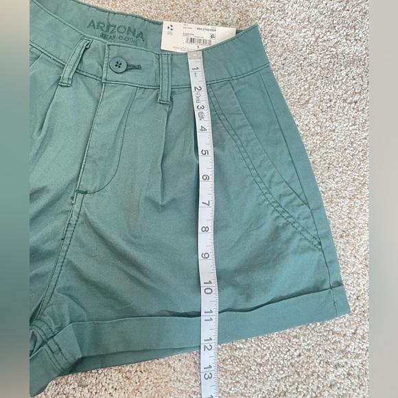NWT Arizona Jeans Co. High Rise Silver Green Khaki Shorts junior 5 pleated - Picture 8 of 8